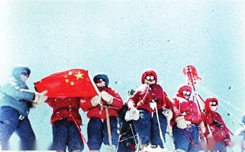 攀登珠穆朗玛峰2020