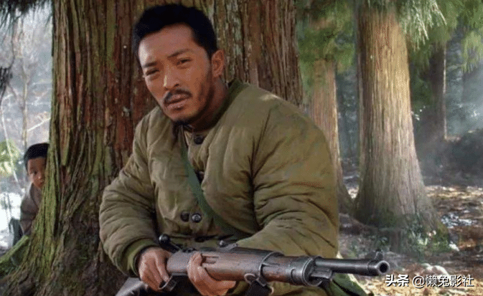 视金钱为粪土的男影帝，对作品要求高，拒绝高