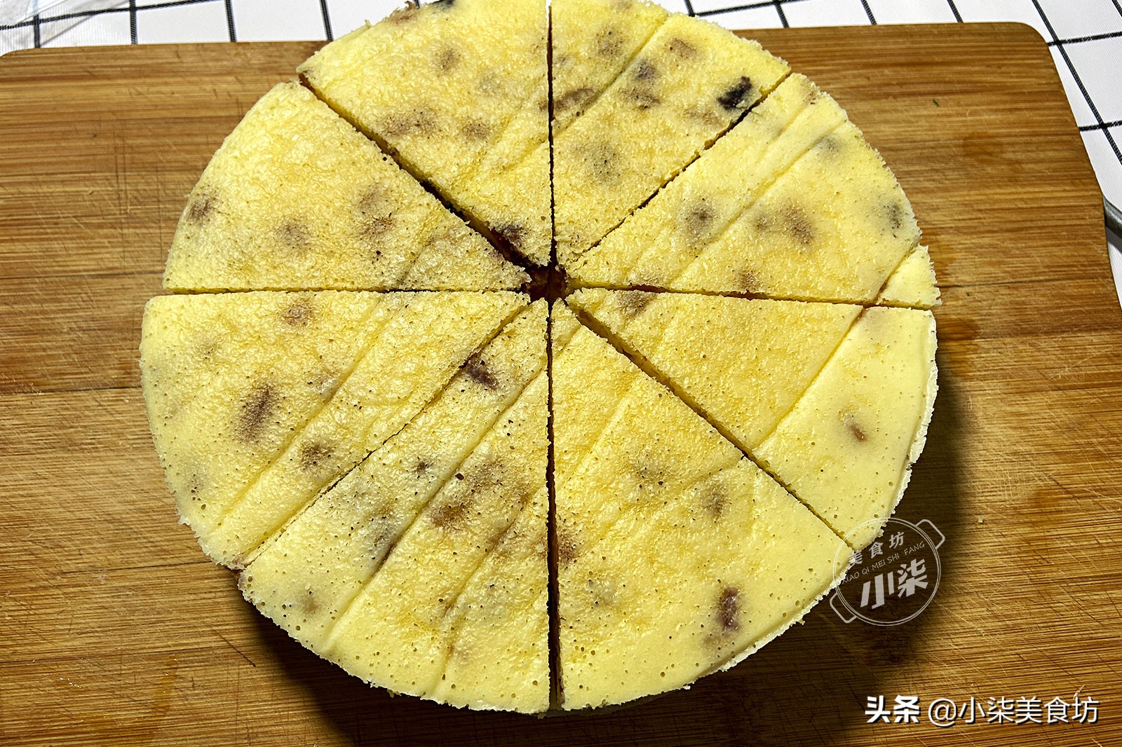Fat cake lazy recipe, a bowl of flour 3 eggs, chopsticks a stir, soft and not collapse, super delicious