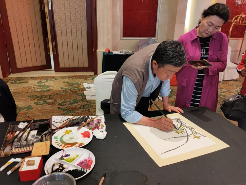 “浓墨重彩颂党恩”书画联谊会在呼和浩特举行