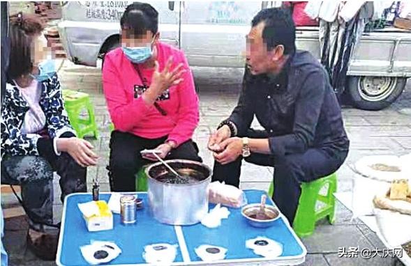 摊主宣称苗药秘方 神秘五毒膏竟然没&ldquo;字号&rdquo;