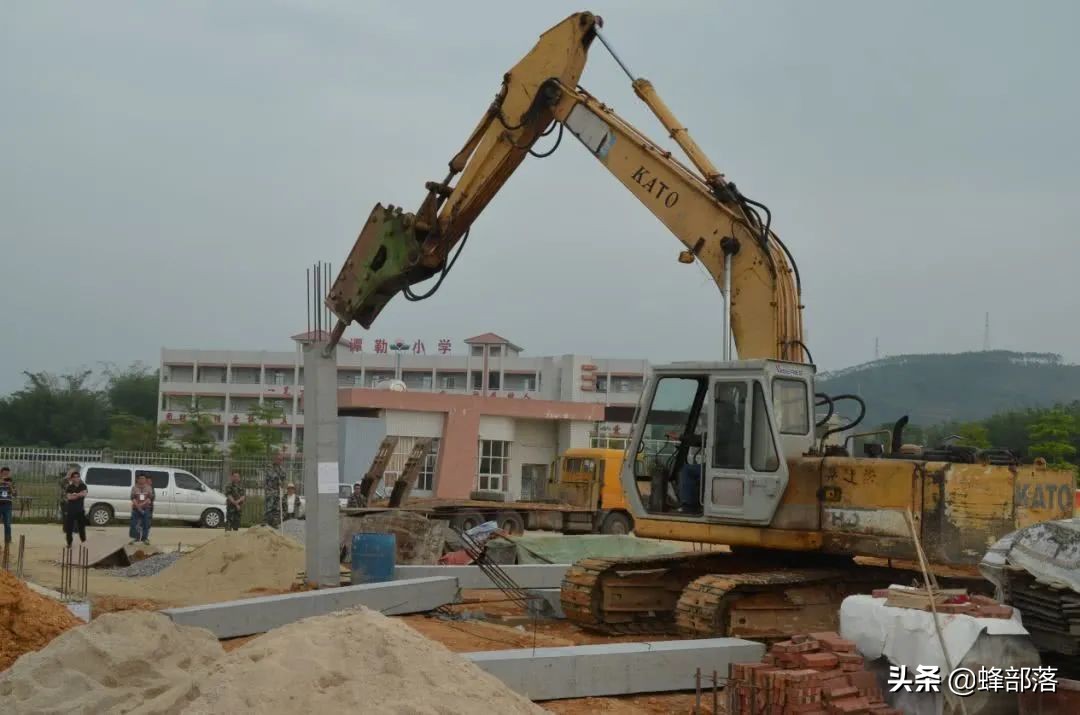 9月土地新规落地，已经占用耕地建房的会被拆吗？分3种情况解决