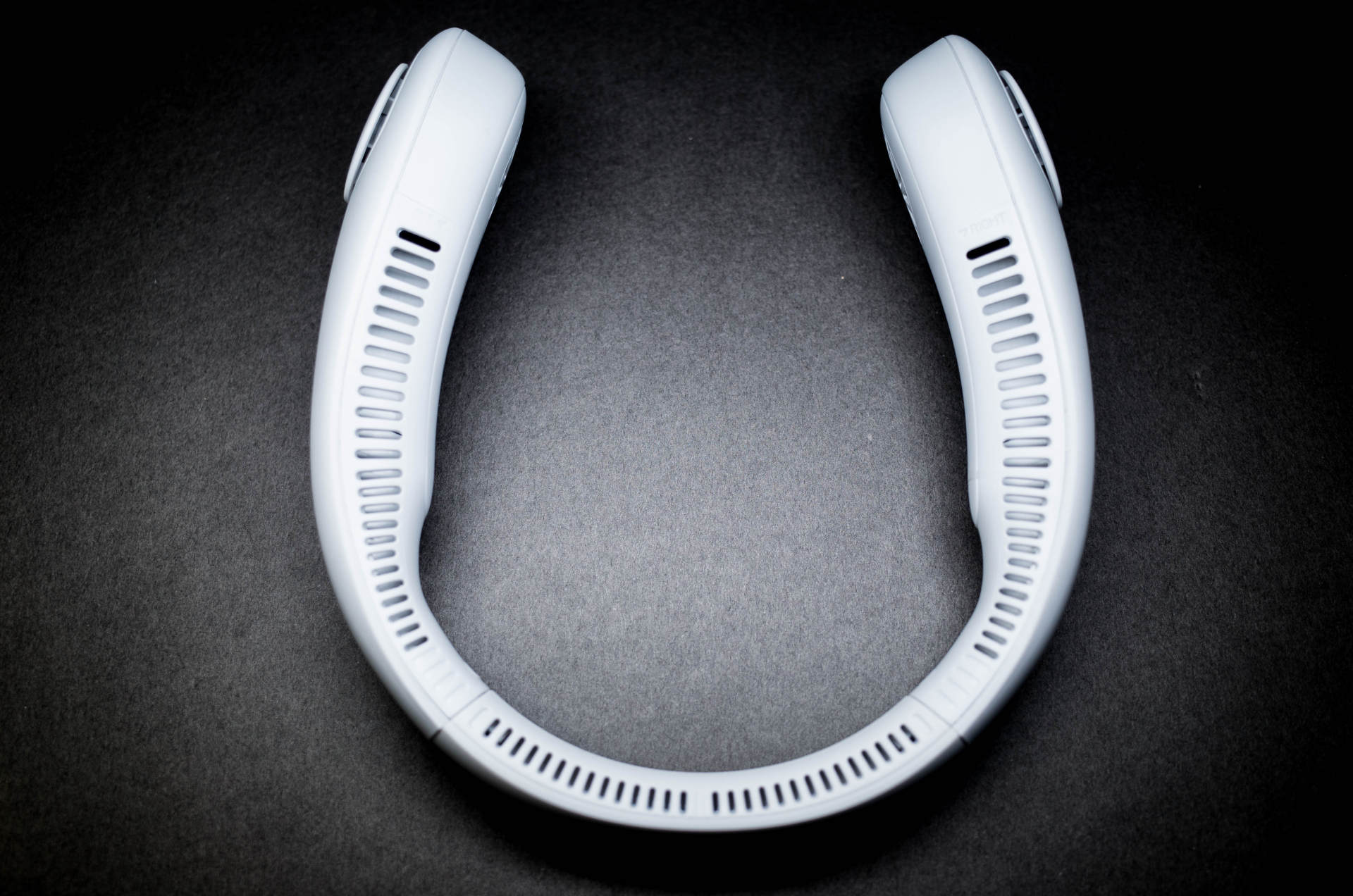 解放双手痛快玩：几素挂脖风扇