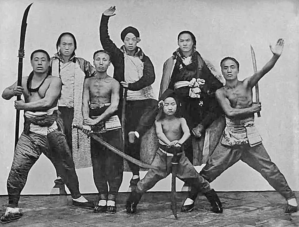 要不是因为女演员蓝洁瑛，我真不知道杜琪峰还拍过这样有趣武侠片