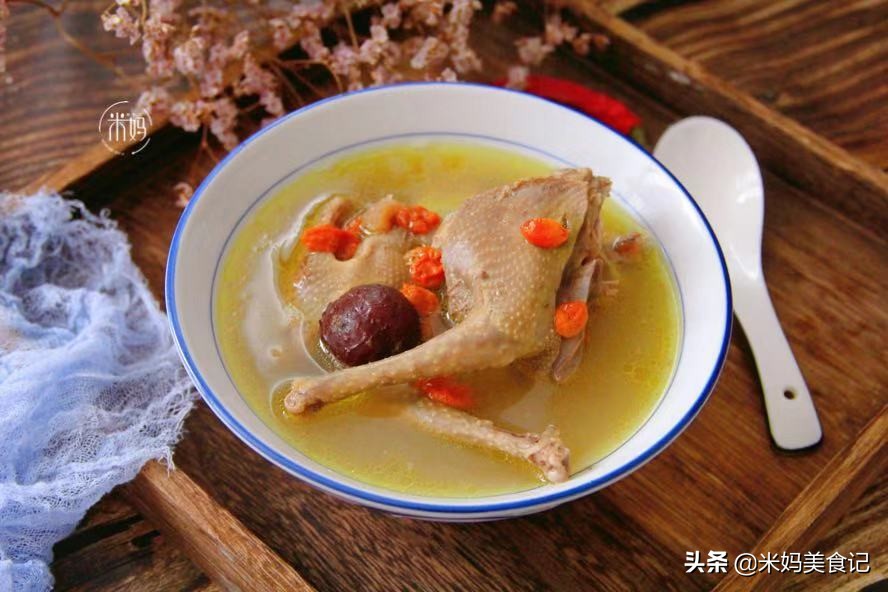 图片[1]-鸽子汤做法步骤图 煲汤喝鲜美滋补又强体质-起舞食谱网