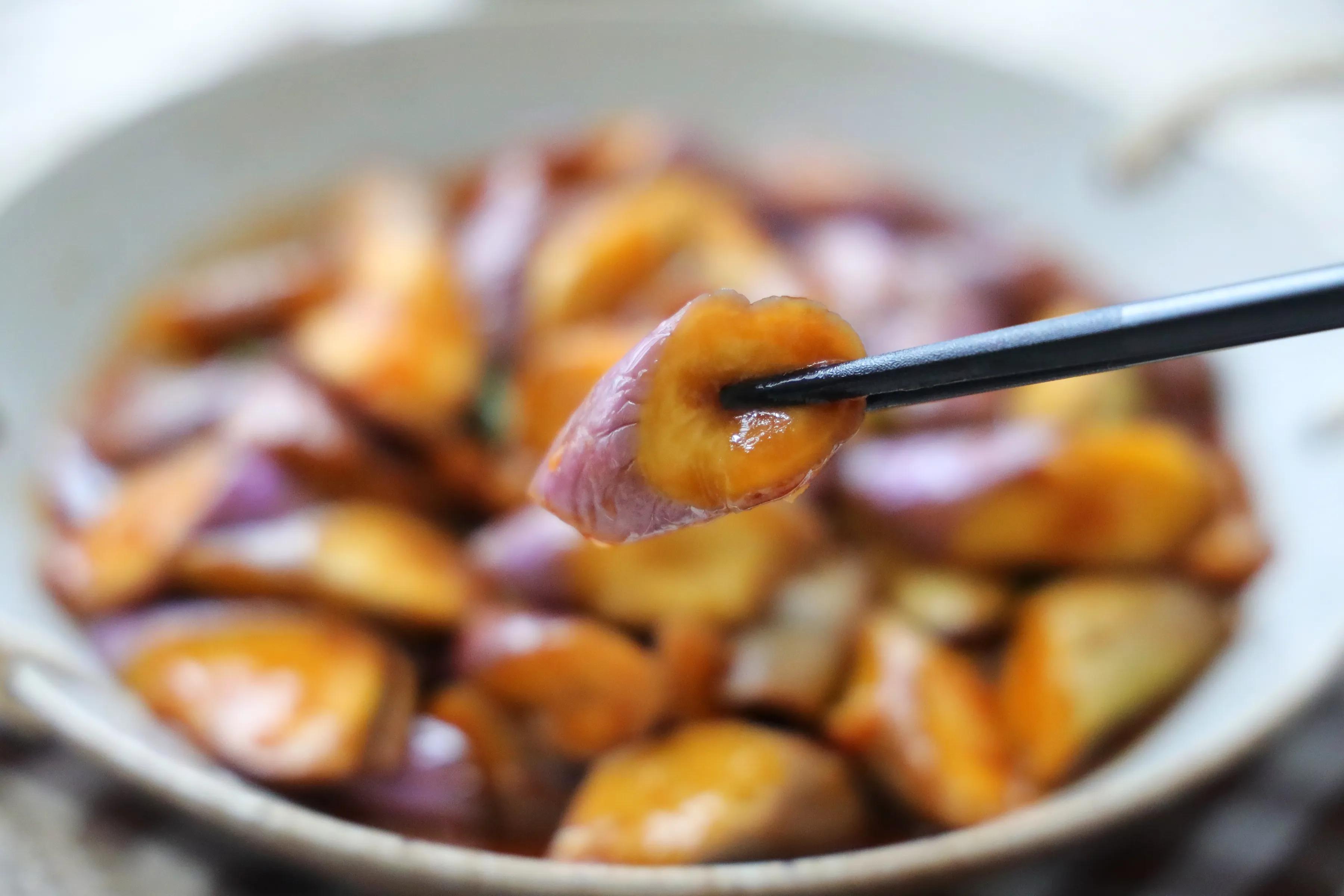 自從學會茄子這個做法，茄子再也不要過油了，一碗醬汁又香又下飯