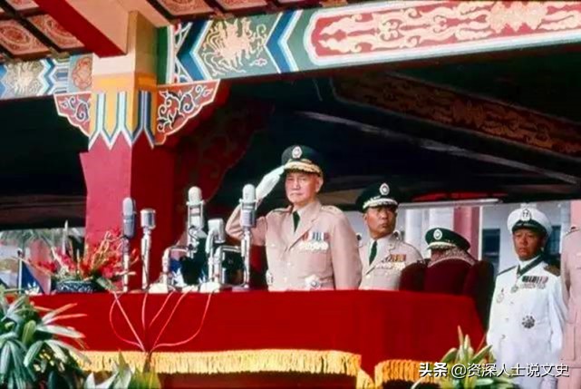 蒋介石读毛主席的信，派人问周恩来：台湾回归后蒋氏父子如何安排