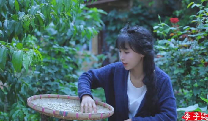 李子柒因土豆上热搜，注意力却在她的裤子上，这眼神怕不是显微镜