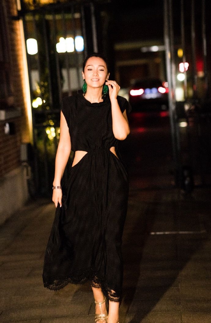 穿旗袍去奥斯卡的巩俐，才是红毯鄙视链的王者