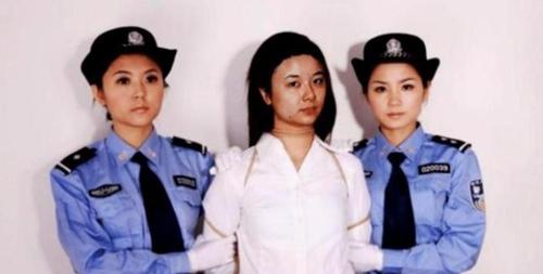 马艳红案庭审回顾：背负4条人命的她，庭审时凭一句话，多活了3年