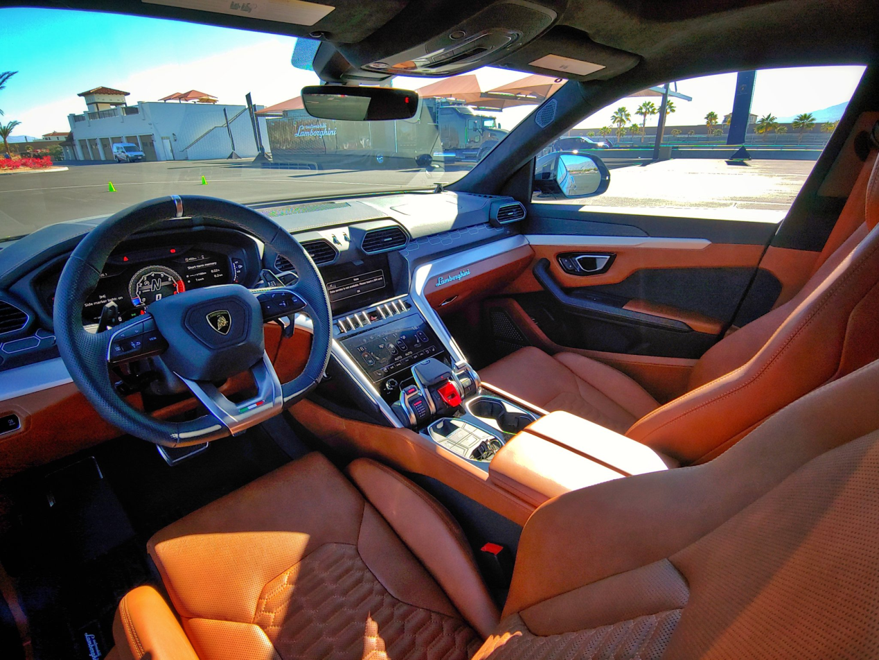 兰博基尼urus裸车售价290万2021款