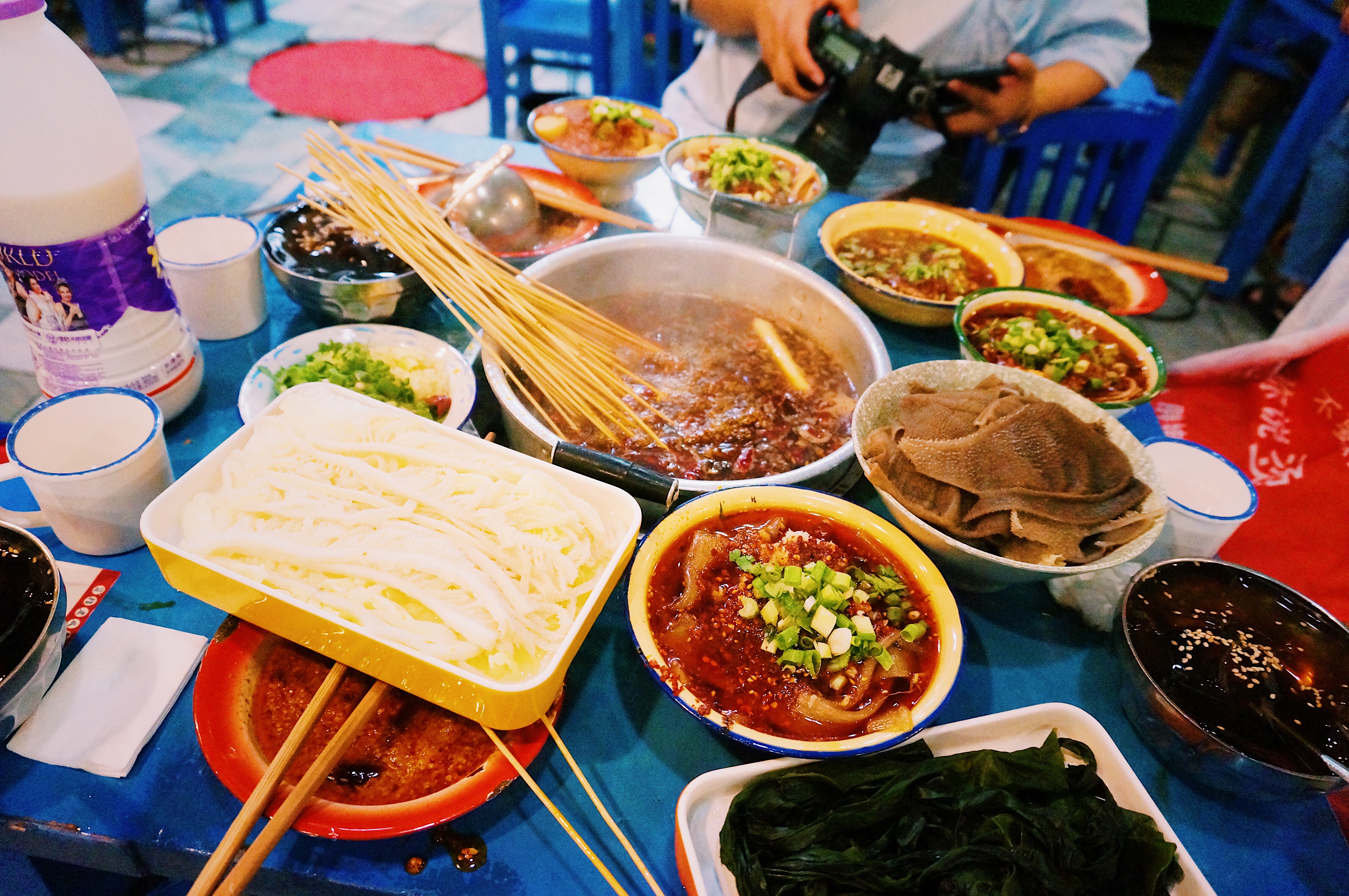 打卡必吃榜网红美食，慢游“最成都”