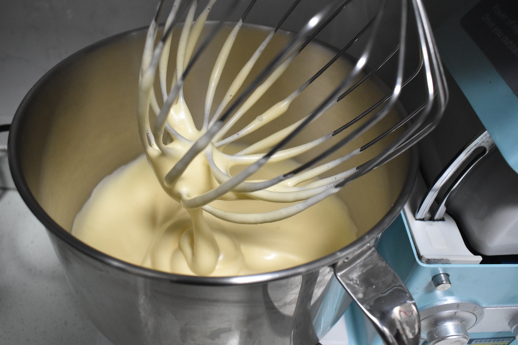 這蛋糕曾經風靡街頭，原來做法並不難，香甜細膩，再也不用買了