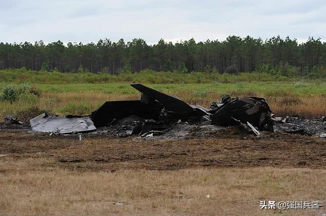 美军F-35A又坠毁了？英国人高兴坏了：这是我们第7620次成功救助