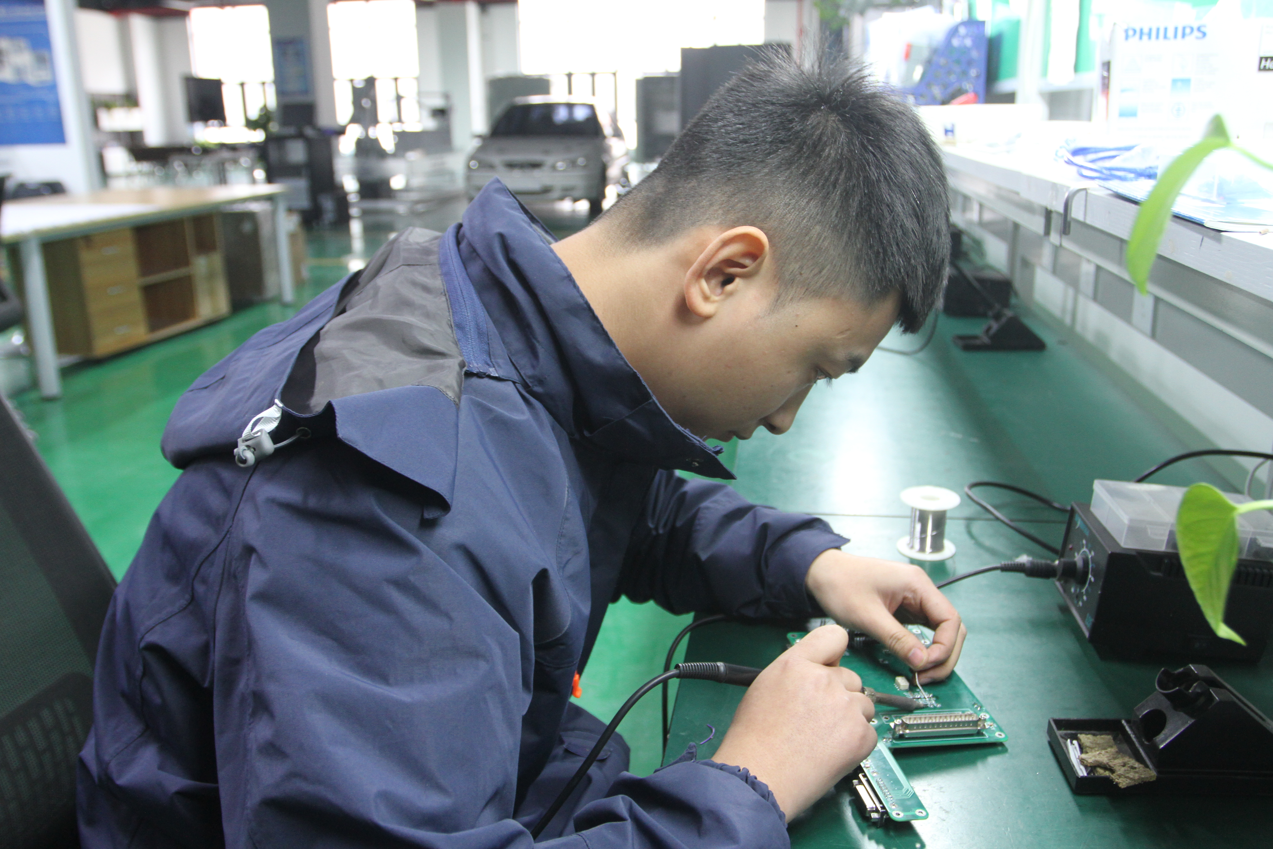 工匠精神在高新高新工匠孟鑫亮勤学善思肯钻研专注守心练技艺