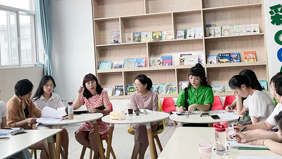 成都市双流区双华小学「教师成长」撇开喧嚣，静享阅读自由