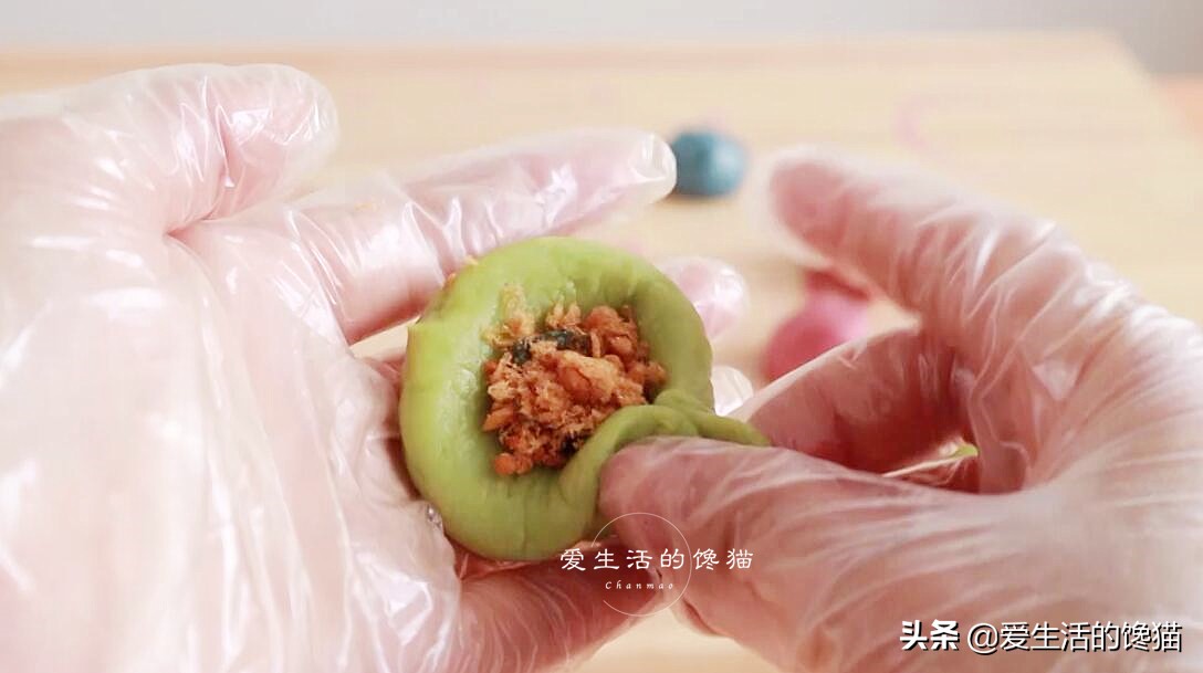 靠譜的麻薯包配方來了，揉一揉，烤一烤，個個空心圓溜溜