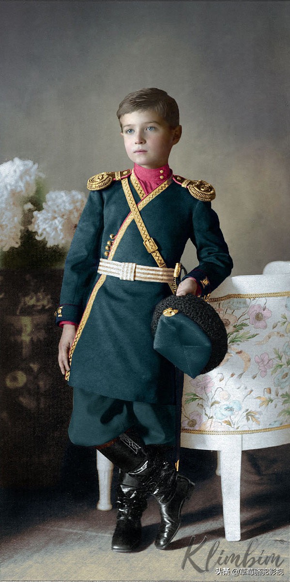 珍贵照片：1910年代末代俄国沙皇全家照