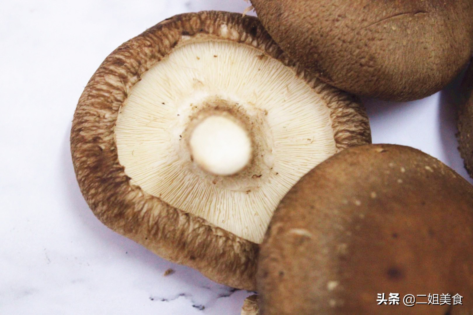 買香菇，選大的還是選小的？ 牢記“2要2不要”，以後別再買錯了