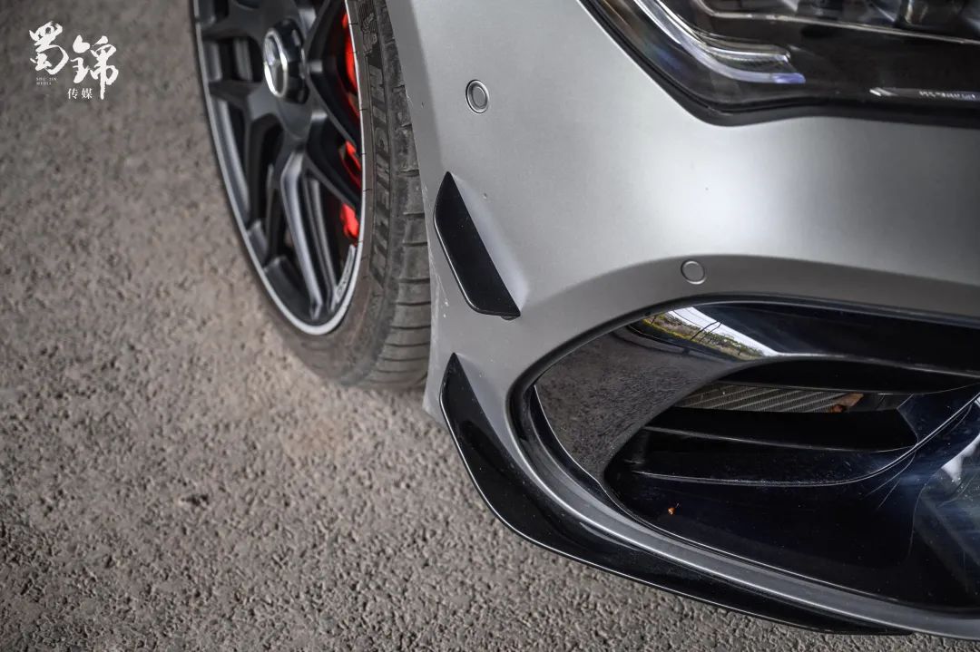 2.0T发动机原厂421马力，这款奔驰钢炮有何过人处
