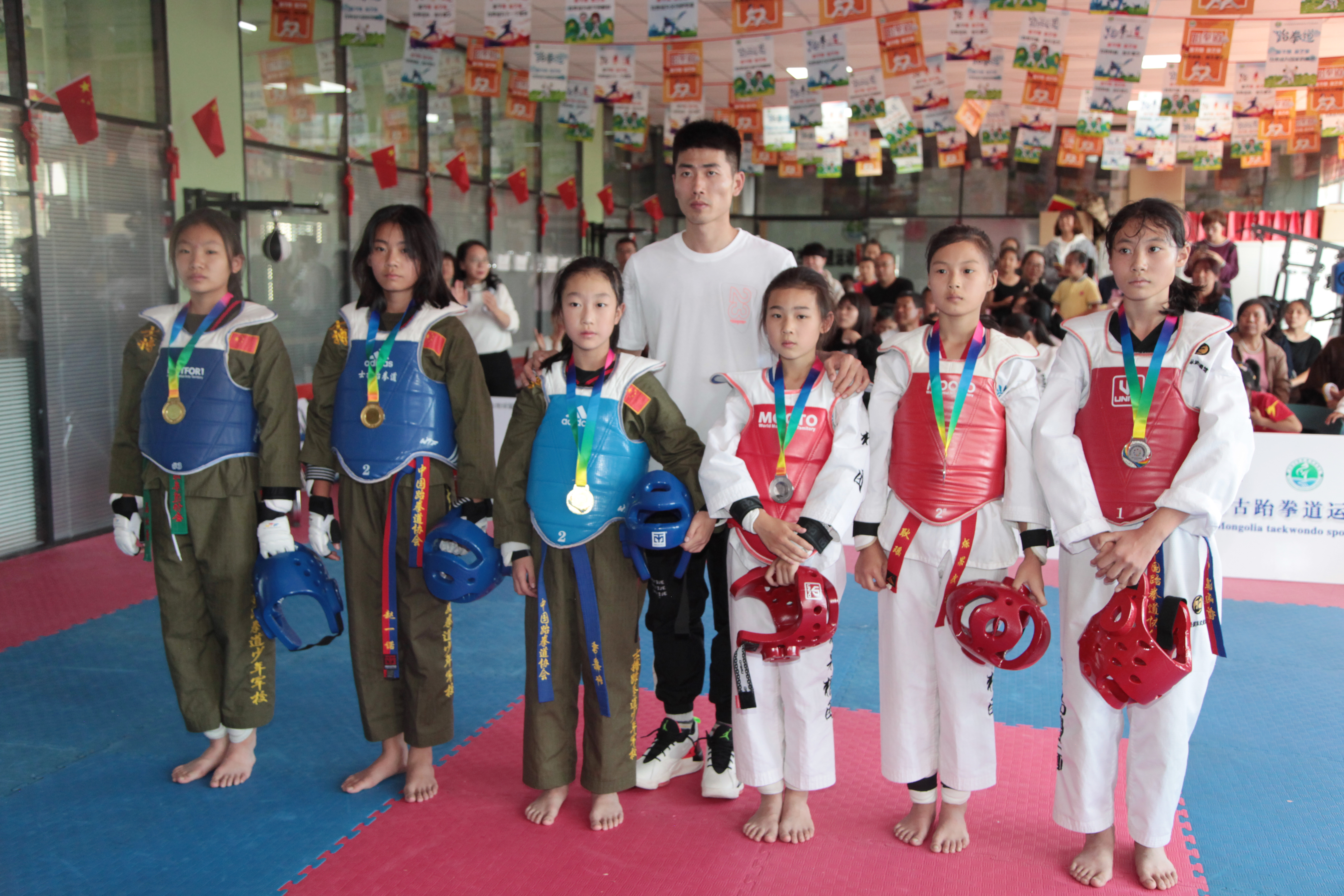 跆拳道|第二届内蒙古青少年体育夏令营暨跆拳道俱乐部联赛开赛 场面扣人心弦