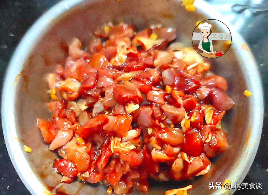 秋天，吃南瓜红薯不如吃它，3块钱一斤，营养极高，蒸包子真香呀