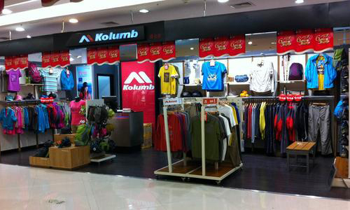 关店、卖总部大楼、亏20亿 服装巨头拉夏贝尔“