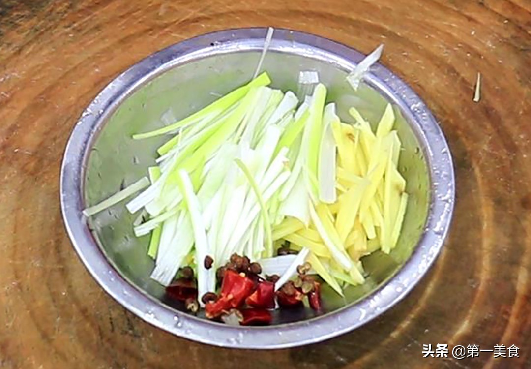 图片[6]-【土豆炖鸡块】做法步骤图 鲜嫩入味 香辣下饭-起舞食谱网