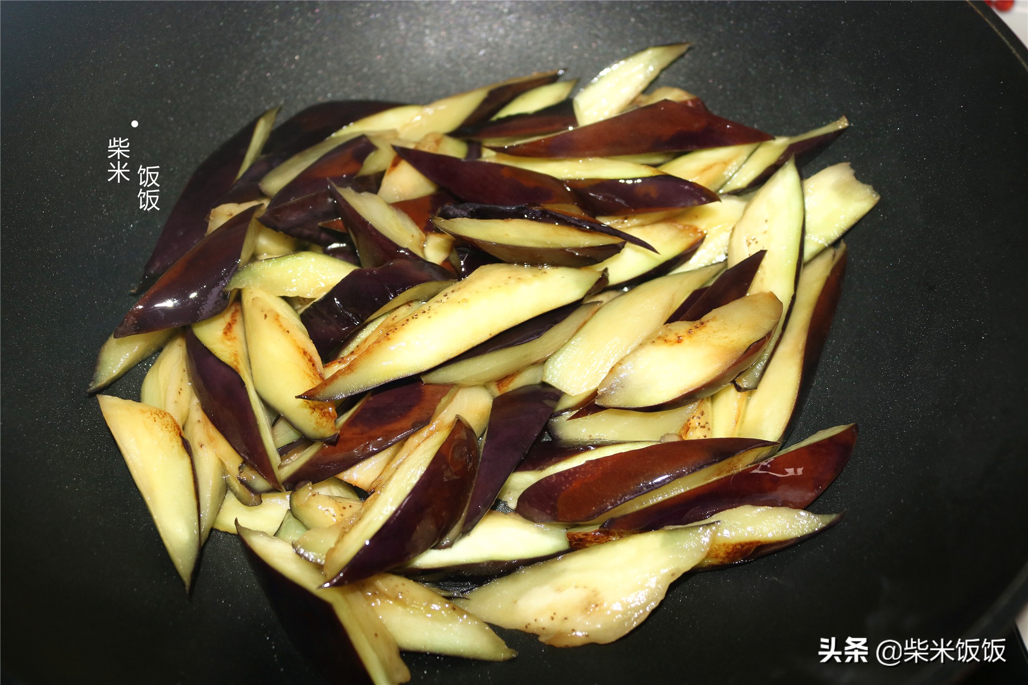 茄子简单又好吃的做法，不用油炸，不用腌，软烂鲜香赛过吃肉