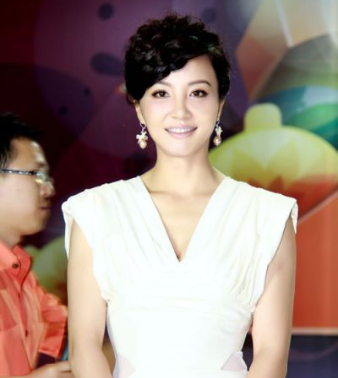 女神陶红51岁仍单身，颜值身材依旧在线，越老越