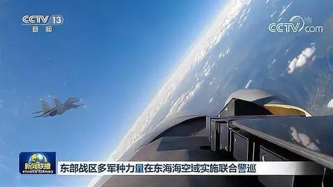 美英三个航母战斗群齐聚中国附近，美媒：警告中国“攻台后果”