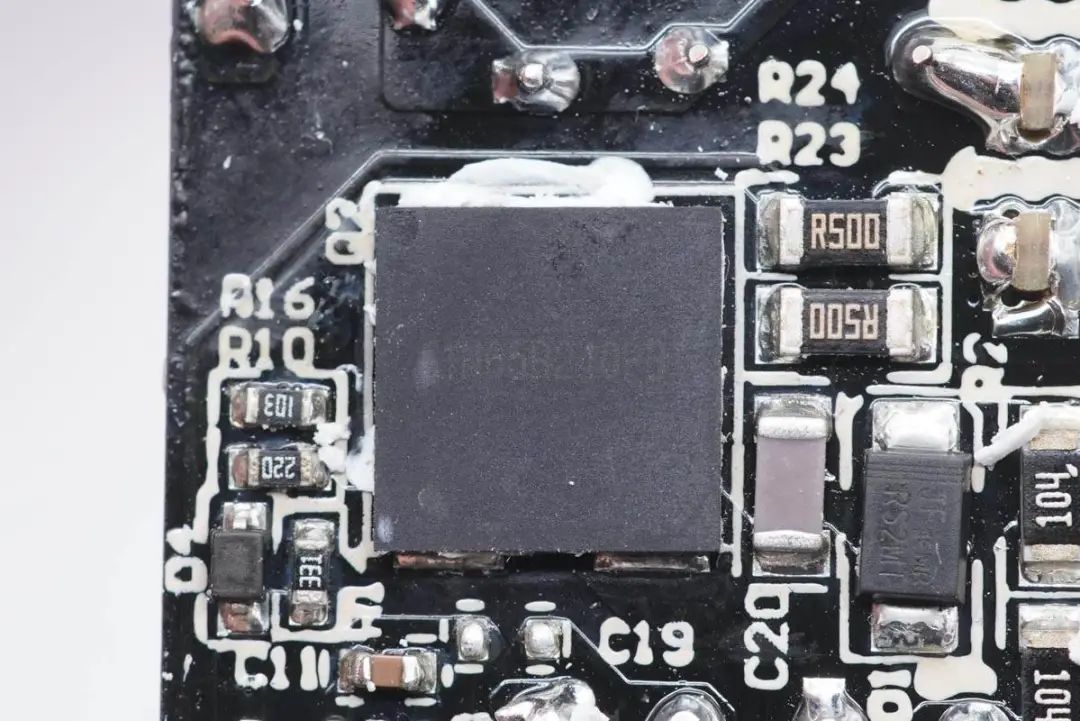 加油中国芯！拆解一款国产GaN器件的65W氮化镓快充