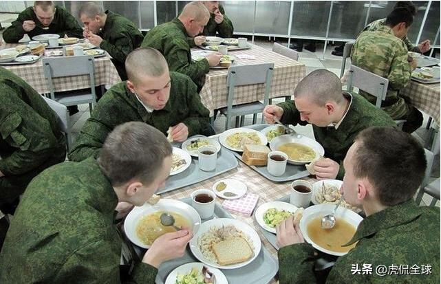 俄防长绍伊古视察食堂：怎么没肉？俄军伙食太粗糙，乱炖貌如猪食