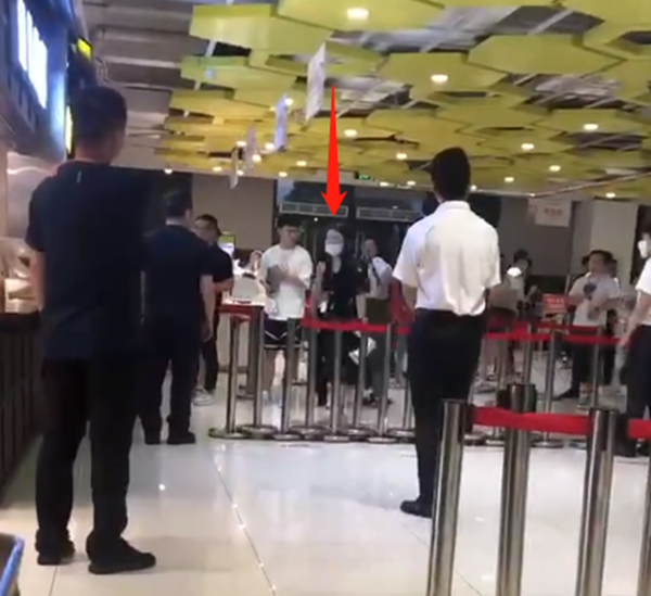 �����ԳƱ�����ŮԱ��ʳ�÷������ֳ������ع�!������