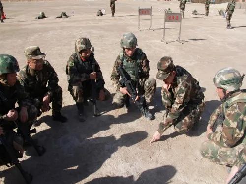 侯<a href=http://www.cngansu.cn/news/ target=_blank class=infotextkey></a>ܶӣǧ 쾫