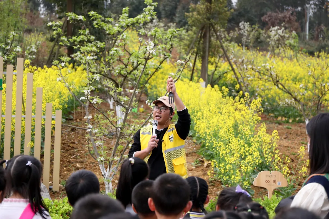 “我们”有一块地这就播种去丨天府新区元音小学劳动实践基地启动