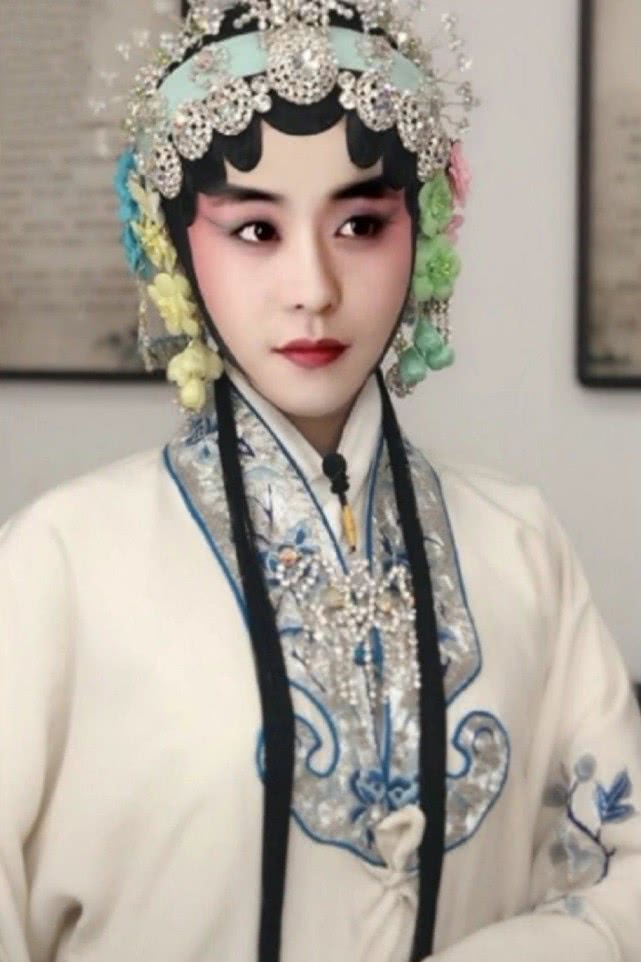 德云社/ 不招女弟子，那是因为他们从来都不缺