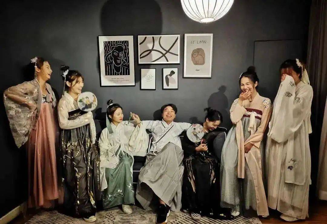 “剧本杀”迎来井喷期，国内市场规模破100亿元