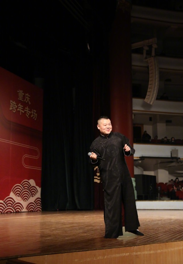 被纠正年纪，邓超隔夜复仇宣布解散工作室，工作室的回应好硬气