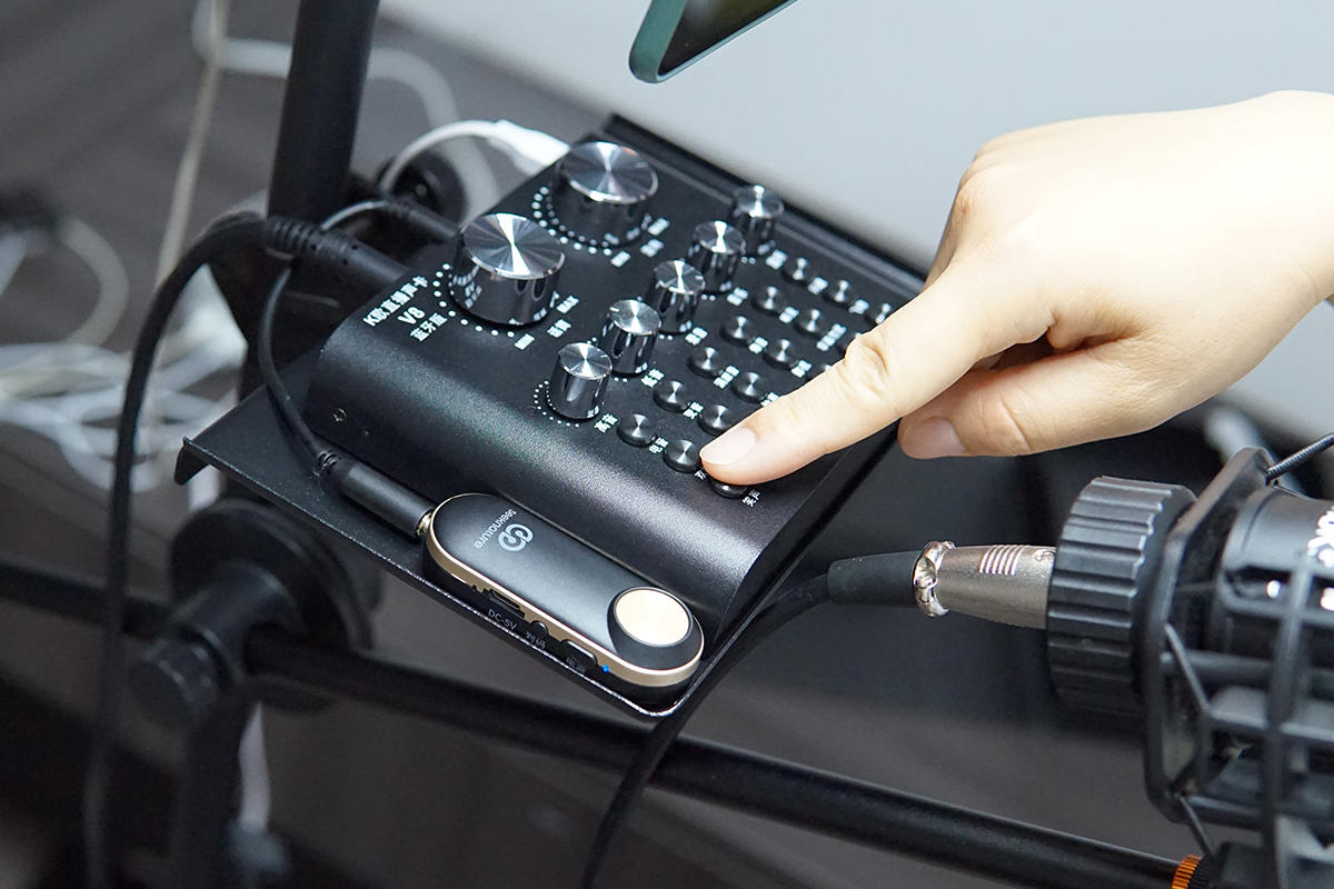 迈出主播的第一步，都是森然WH10监听耳机给的底气