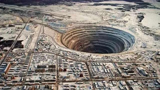 萬米深井被永久封鎖，蘇聯人到底挖到了什麽？地獄之門或存在？