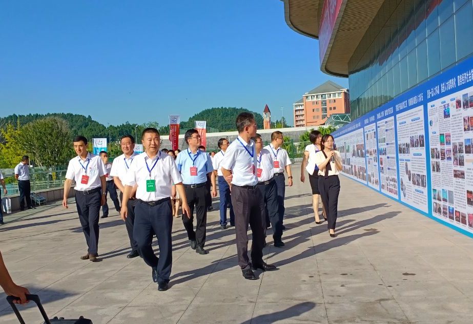 弘扬工匠精神 展现技能风采——四川技能大赛·第四届遂州技能人才暨遂宁市第八届农民工技能大赛在蓬溪开幕