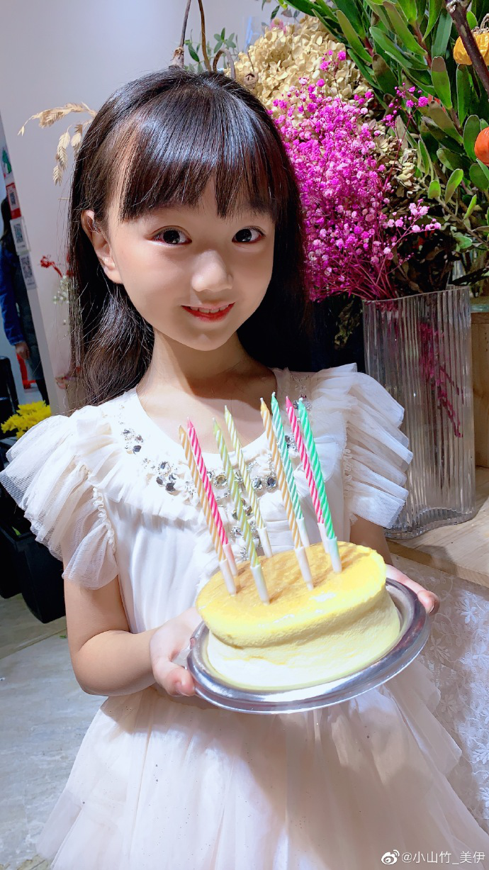 《爸爸去哪兒》素人萌娃現狀：小山竹大變樣，阿拉蕾4年沒變化