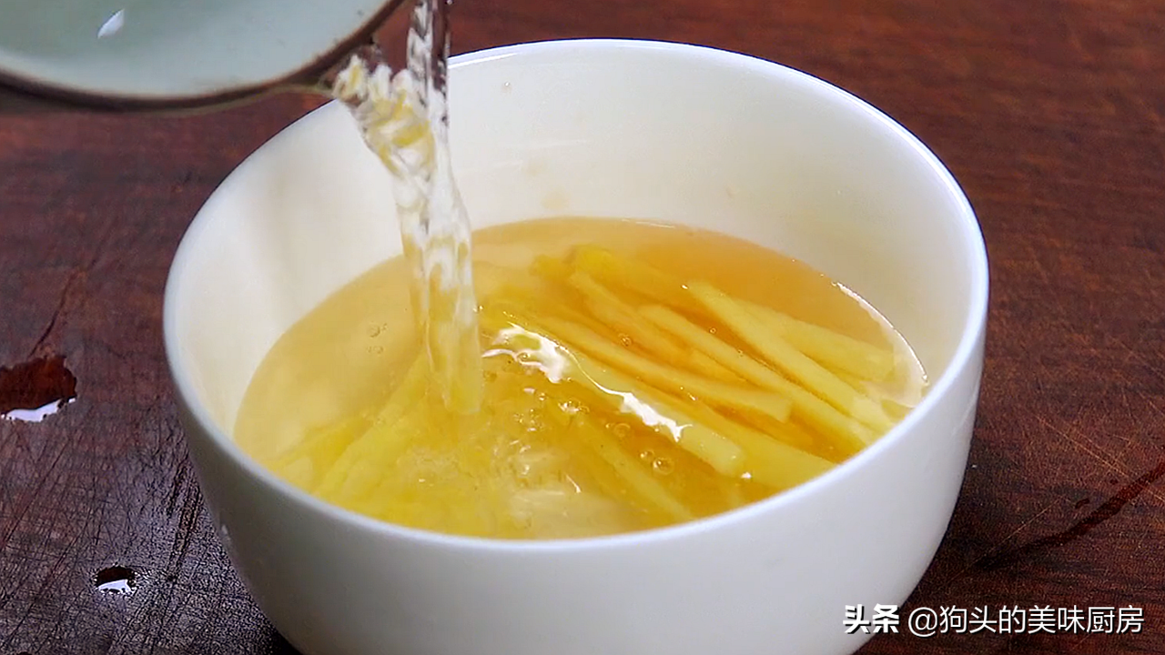 五花肉不紅燒了，教你秘製的做法，上鍋一蒸，下飯又解饞，太香了