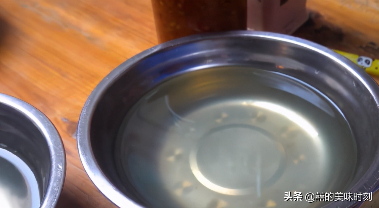 海口藏得最深的海南粉，十幾年沒有招牌沒有門臉，配海螺湯絕了