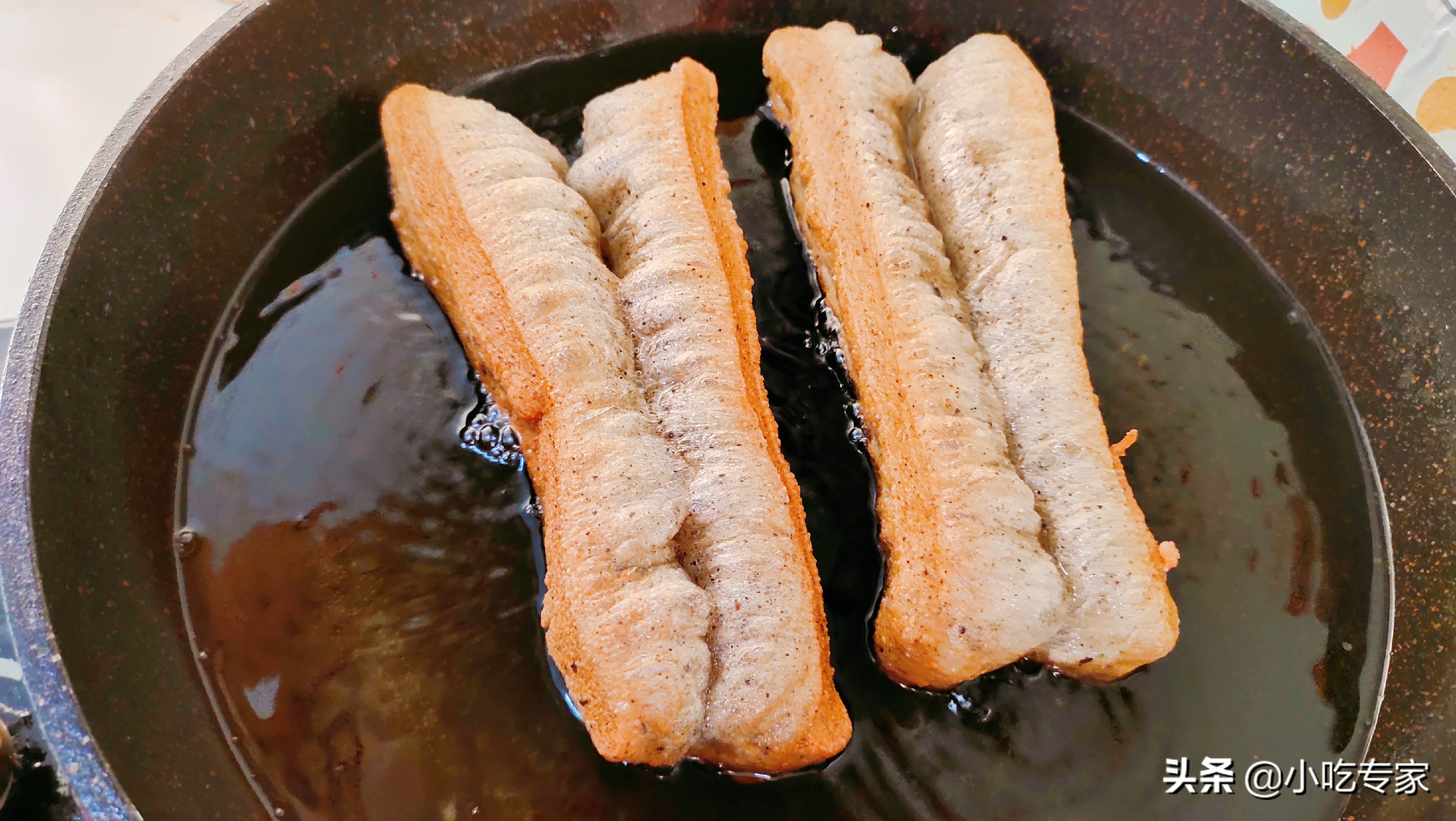 10年面点师详细讲解黑芝麻香酥油条做法，新手也能做的蓬松酥脆