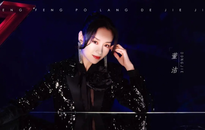 李小璐帶女兒逛商場！ 甜馨成功抓娃娃引歡呼，身邊無人圍觀顯淒涼