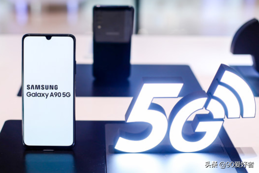 三星第一款便宜5G手機上---Galaxy A90