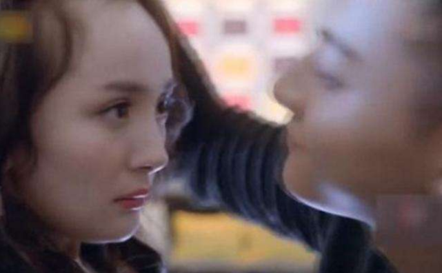 有种反差叫掀开刘海，杨幂发际线后移，看到l