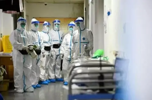 美国教授：中国医护人员经验丰富，只要高薪聘